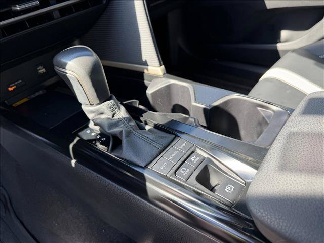 Used 2025 Toyota Camry SE w/ Multimedia Upgrade Package FWD image 17
