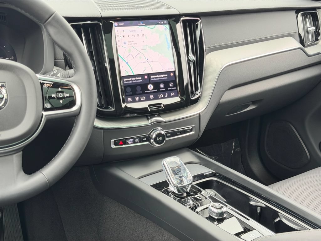 Certified 2025 Volvo XC60 T8 Ultra w/ Climate Package AWD/4WD image 14
