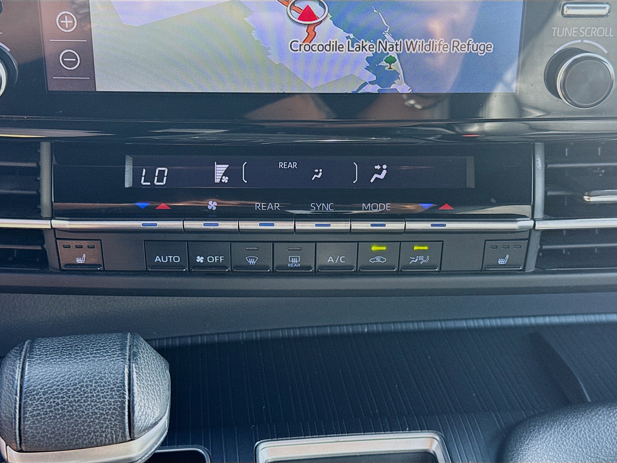 Used 2022 Toyota Sienna XSE FWD image 15