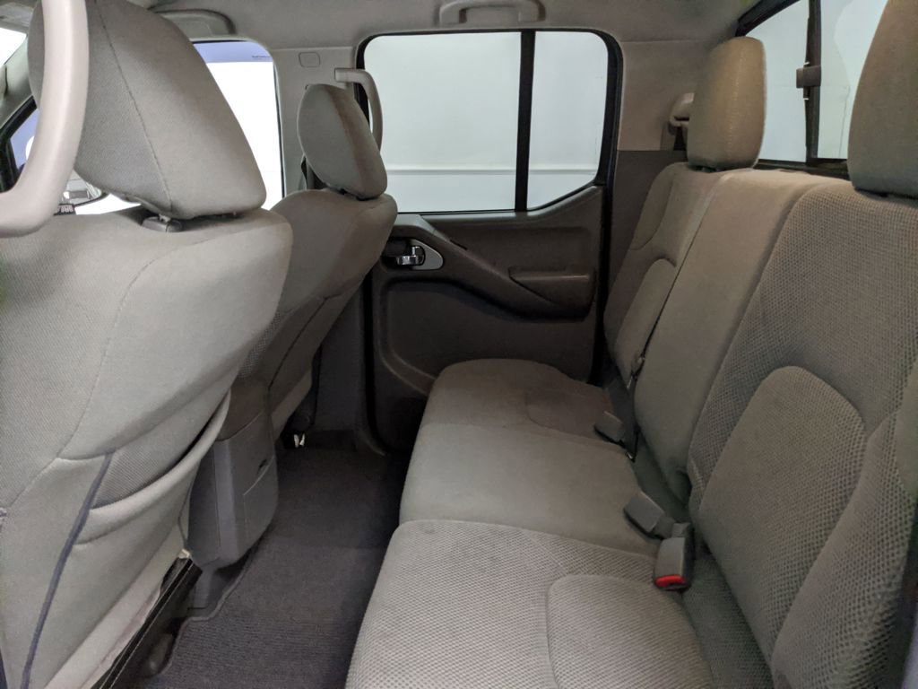 Used 2021 Nissan Frontier SV w/ Midnight Edition Floor Mats image 25