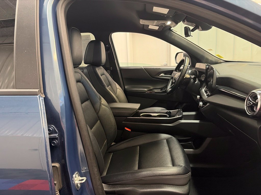 Used 2025 Chevrolet Equinox LT w/ Convenience Package II AWD/4WD image 24