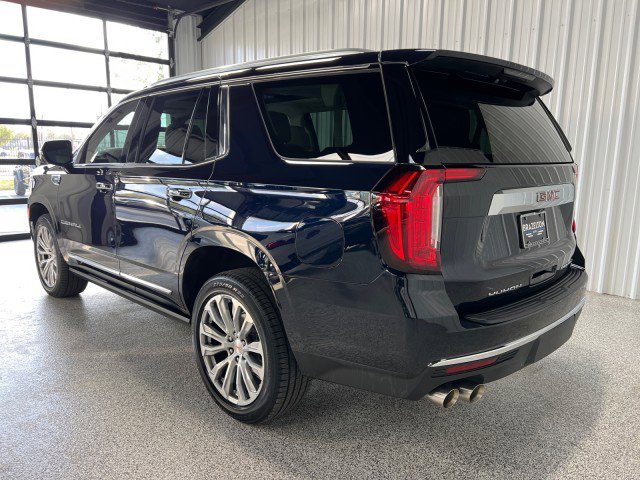 Used 2022 GMC Yukon Denali w/ Denali Premium Package image 2