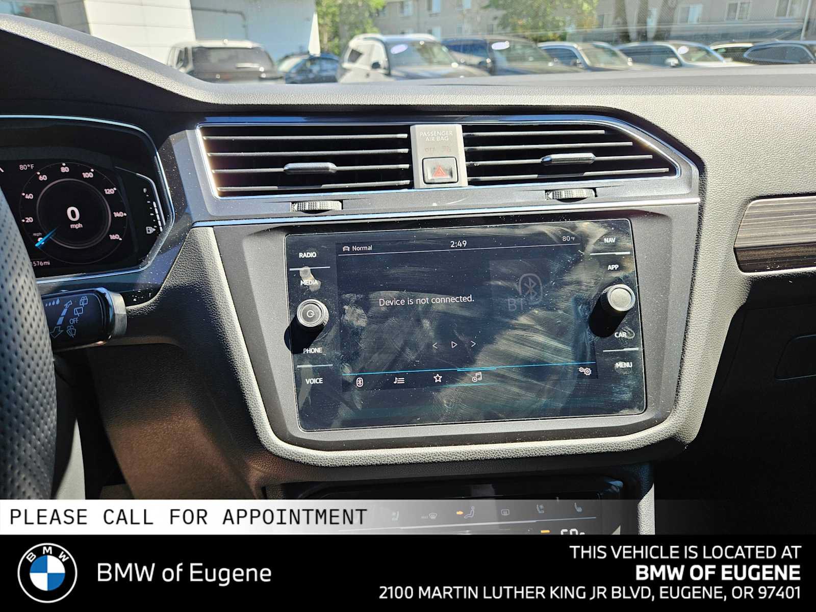 Used 2022 Volkswagen Tiguan SEL R-Line AWD/4WD image 30