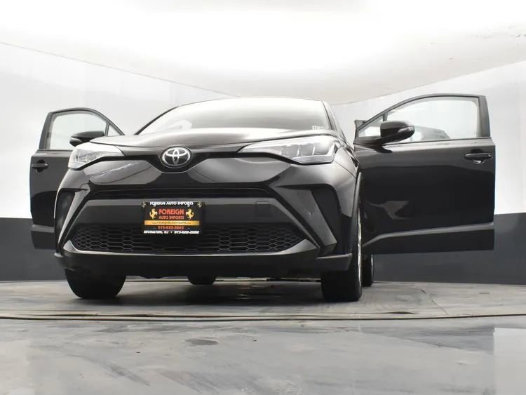 Used 2020 Toyota C-HR LE FWD image 11
