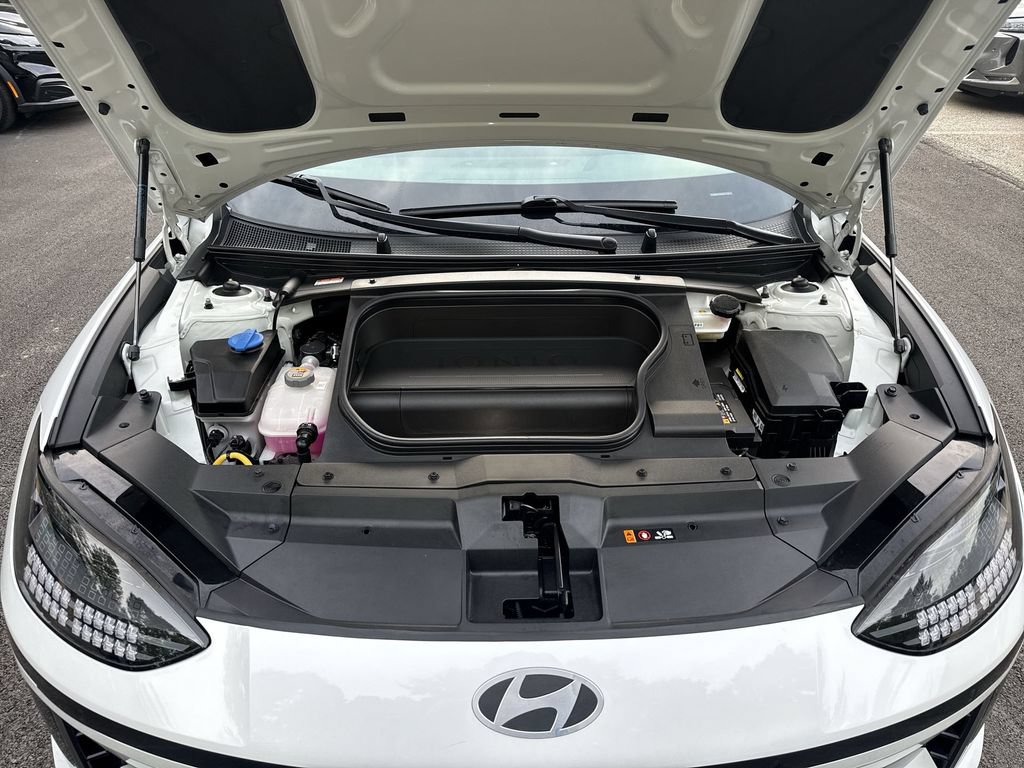 Used 2024 Hyundai Ioniq 6 SE RWD image 17