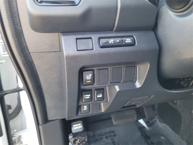 Used 2023 Nissan Frontier SV w/ Midnight Edition Package image 23