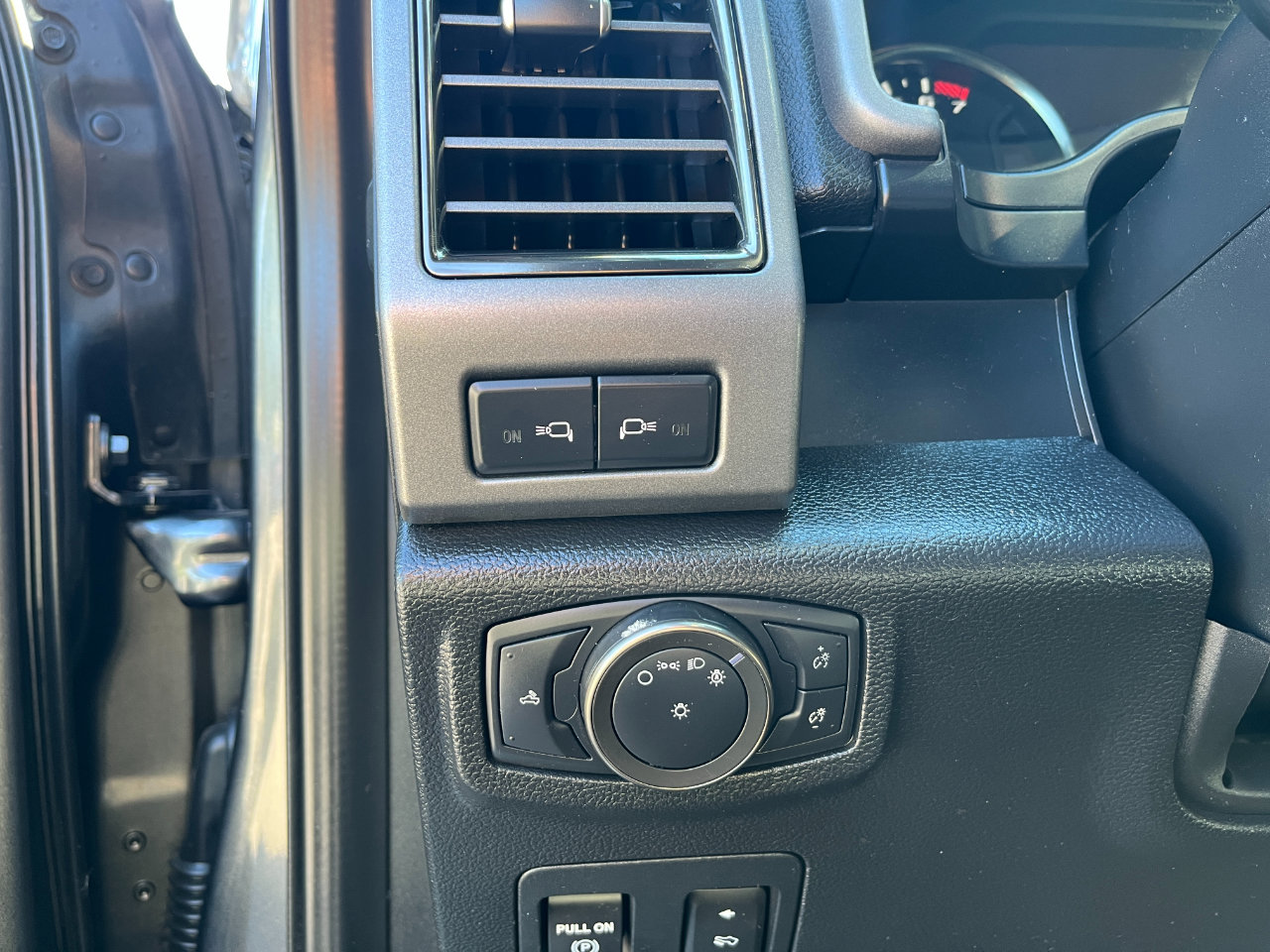 Used 2020 Ford F150 Raptor w/ Equipment Group 802A Luxury image 13