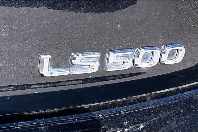 Used 2018 Lexus LS 500 w/ Accessory Package (Z2) image 32