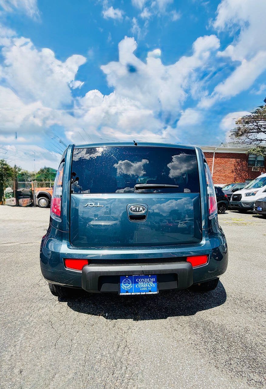 Used 2011 Kia Soul + w/ Audio Pkg FWD image 9