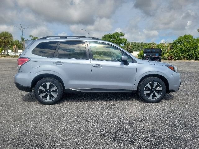 Used 2018 Subaru Forester 2.5i Premium w/ All-Weather Package AWD/4WD image 4