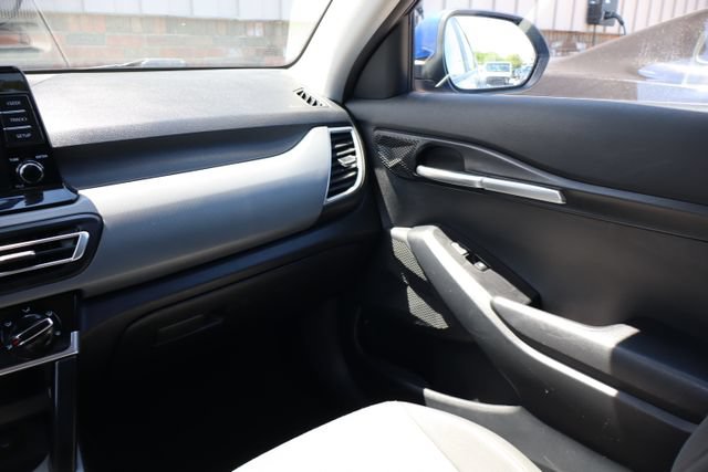 Used 2023 Kia Seltos LX AWD/4WD image 34