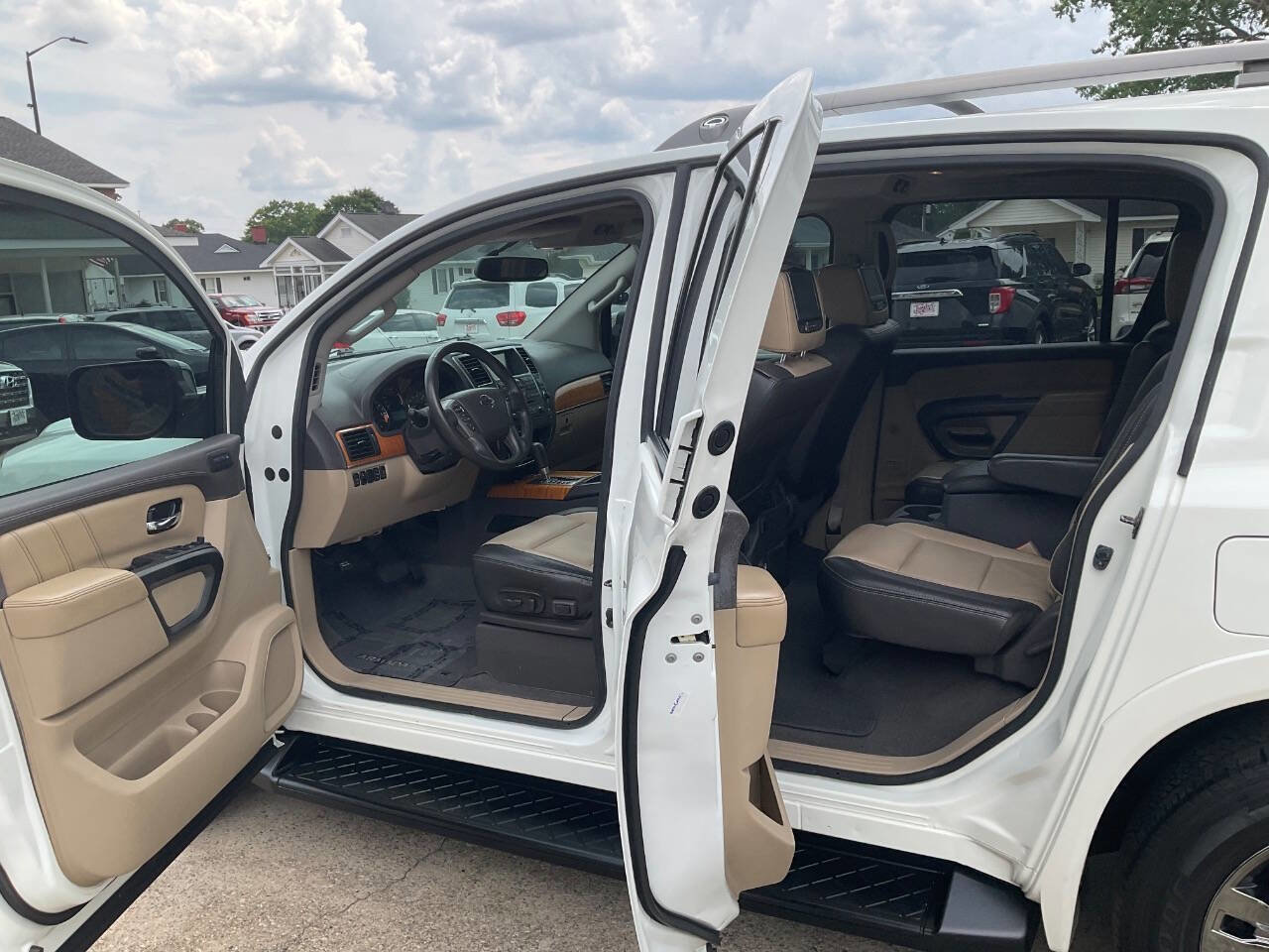 Used 2015 Nissan Armada Platinum w/ Platinum Reserve Package RWD image 8