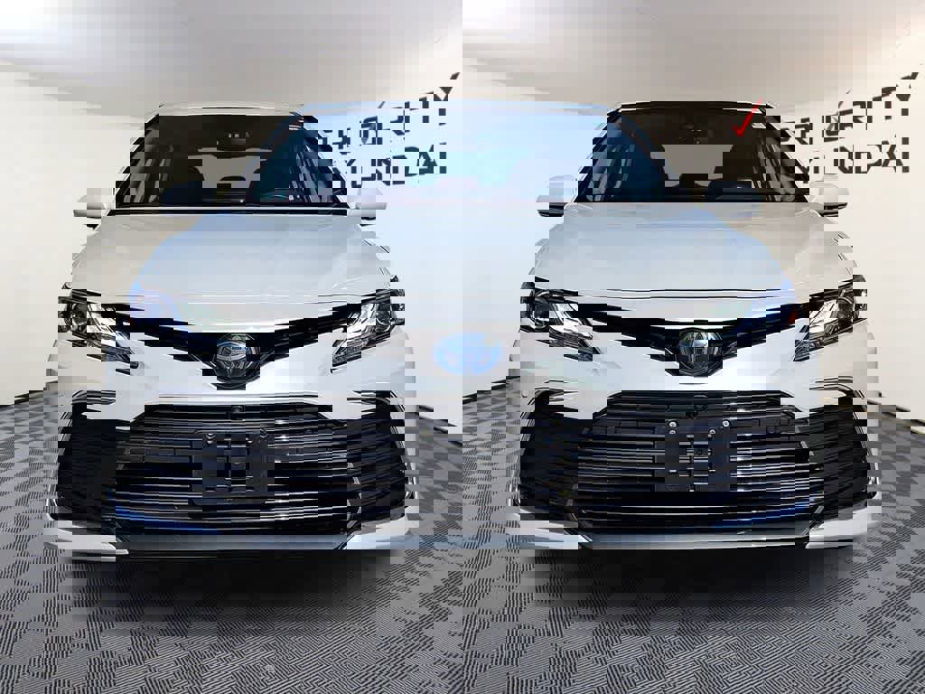 Used 2023 Toyota Camry XLE w/ Navigation Package image 2