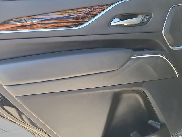 Used 2023 Cadillac Escalade Premium Luxury AWD/4WD image 15