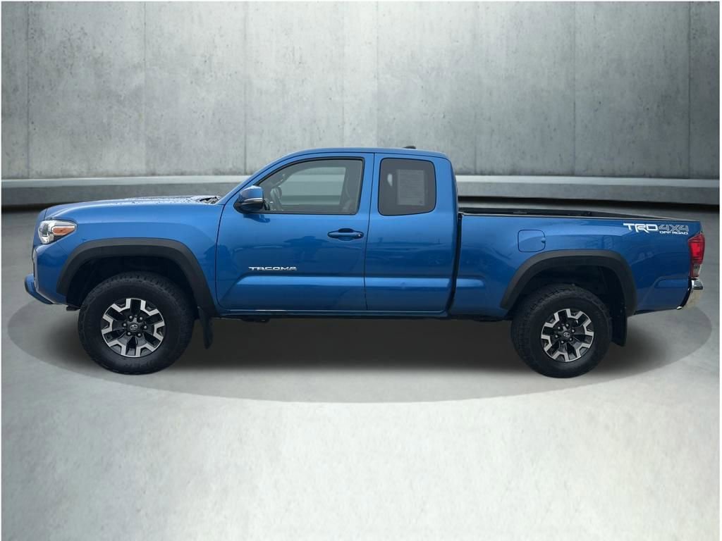 Used 2017 Toyota Tacoma TRD Off-Road w/ Tow Package AWD/4WD image 2