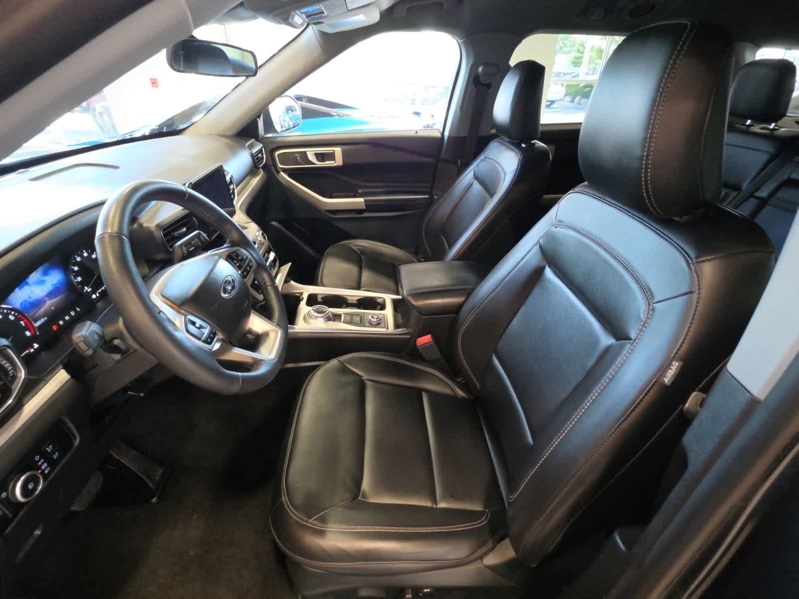 Used 2023 Ford Explorer XLT w/ Equipment Group 202A AWD/4WD image 14