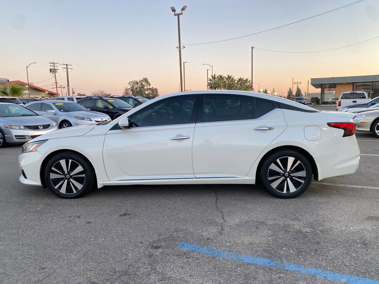 Used 2019 Nissan Altima 2.5 SV image 6