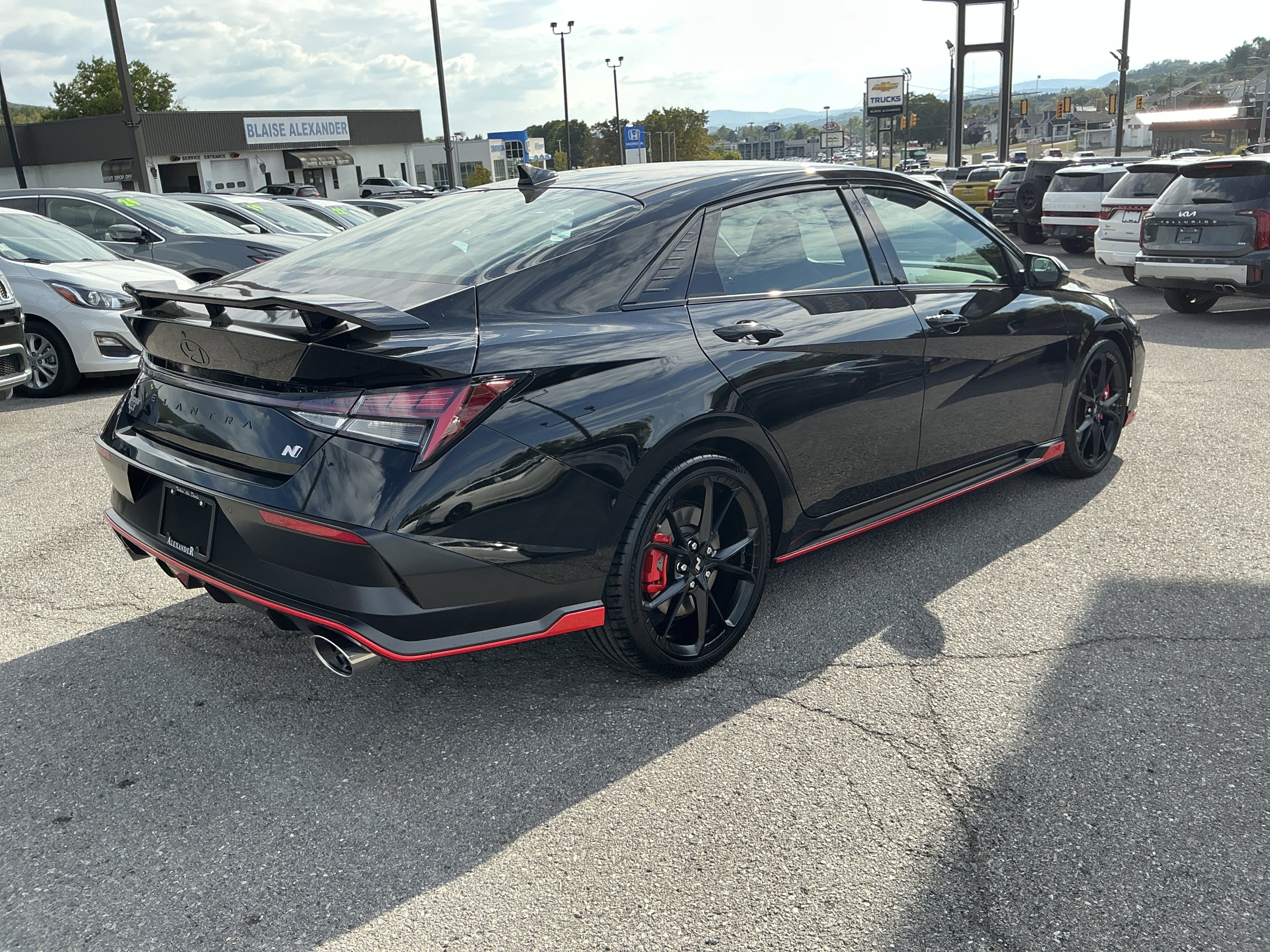 New 2025 Hyundai Elantra N image 3