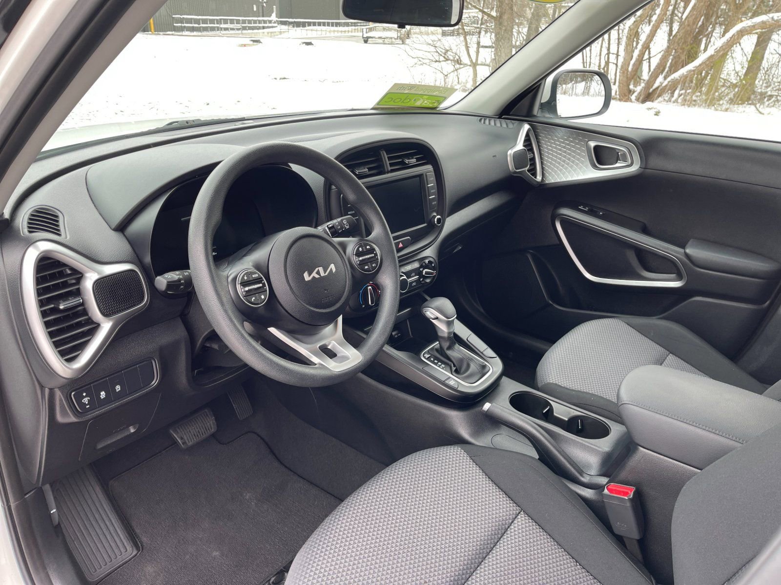 Used 2025 Kia Soul LX image 10