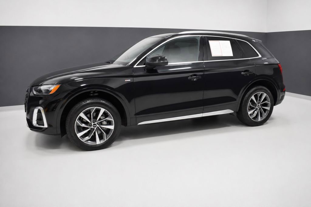 Used 2023 Audi Q5 2.0T Premium w/ Convenience Package AWD/4WD image 2