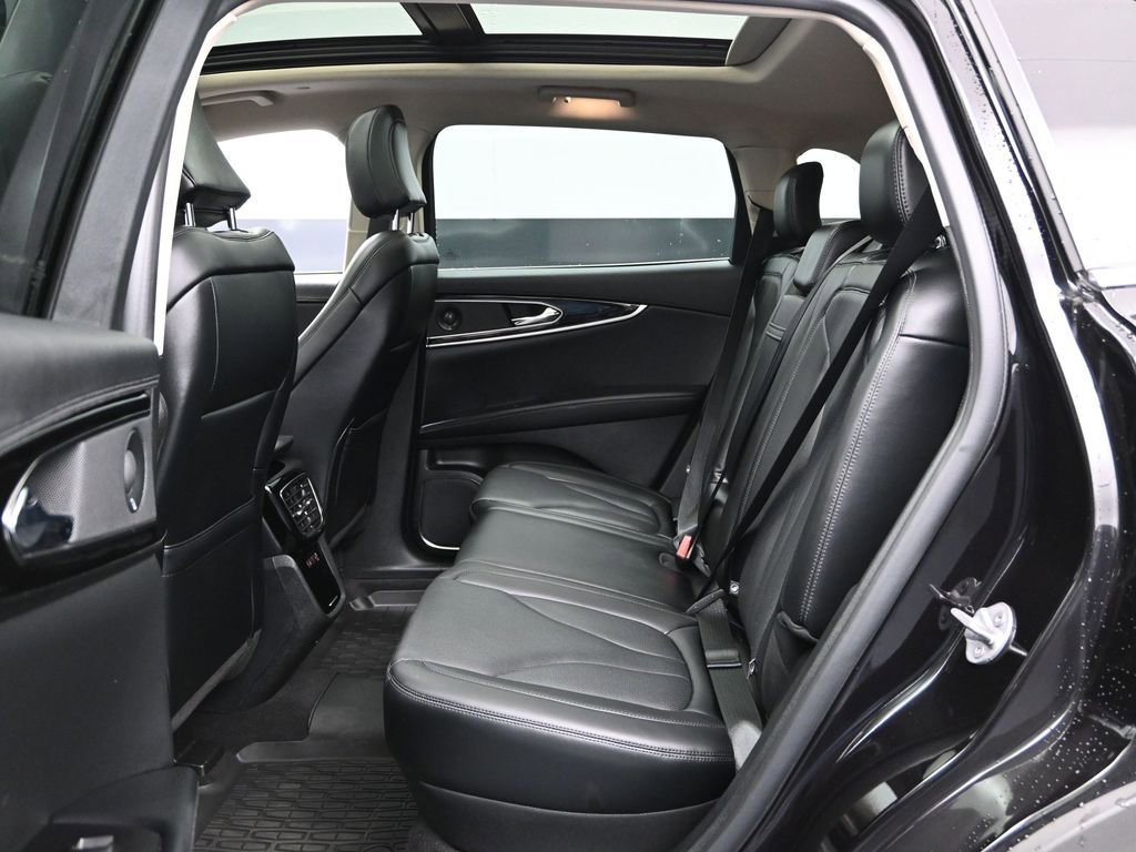 Used 2023 Lincoln Nautilus Reserve w/ Equipment Group 201A image 21