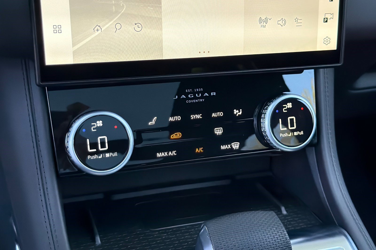 New 2026 Jaguar F-PACE SVR 575 Edition AWD/4WD image 17