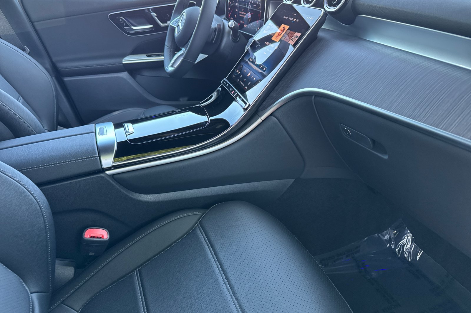 New 2026 Mercedes-Benz GLC 300 4MATIC image 16