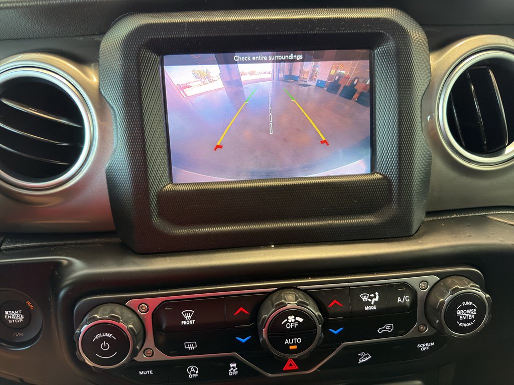 Used 2020 Jeep Wrangler Unlimited Sahara AWD/4WD image 19