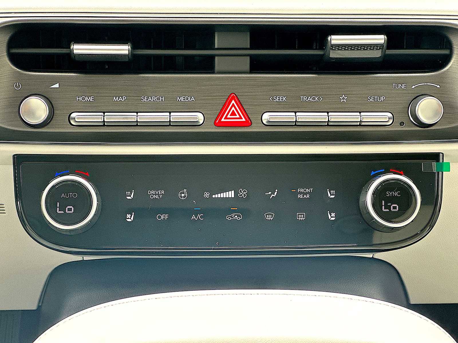 New 2026 Hyundai Palisade Calligraphy AWD/4WD image 17