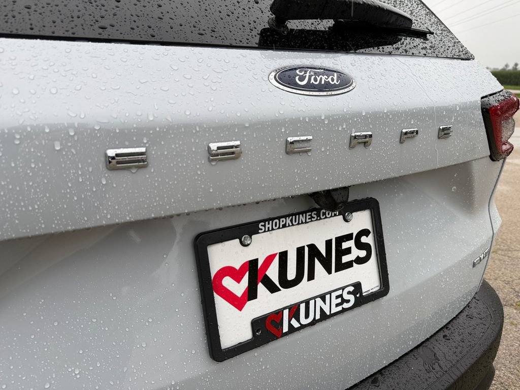 Used 2025 Ford Escape ST-Line Select AWD/4WD image 45
