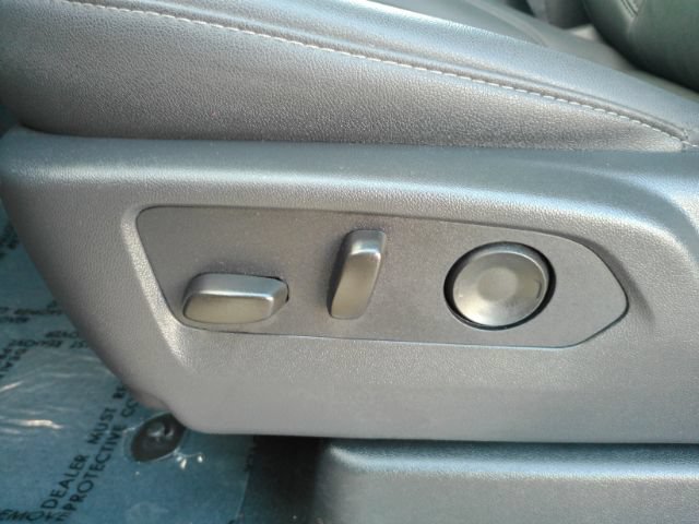 Used 2026 Chevrolet Tahoe LT RWD image 16