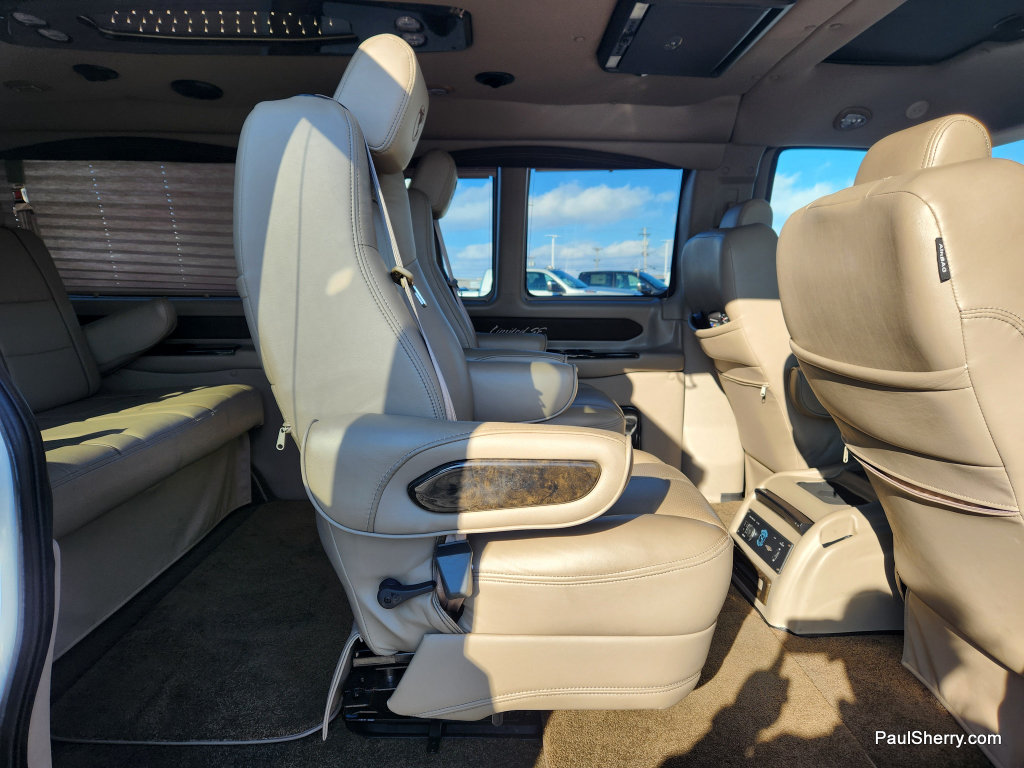 Used 2019 Chevrolet Express 2500 w/ Enhanced Convenience Package RWD image 31