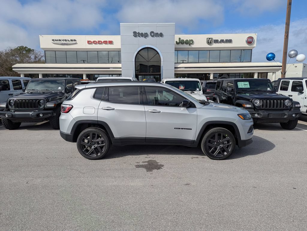 New 2026 Jeep Compass Latitude AWD/4WD image 4