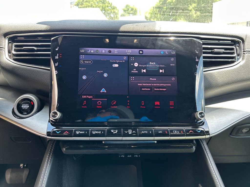 Used 2025 Jeep Wagoneer 4WD image 18