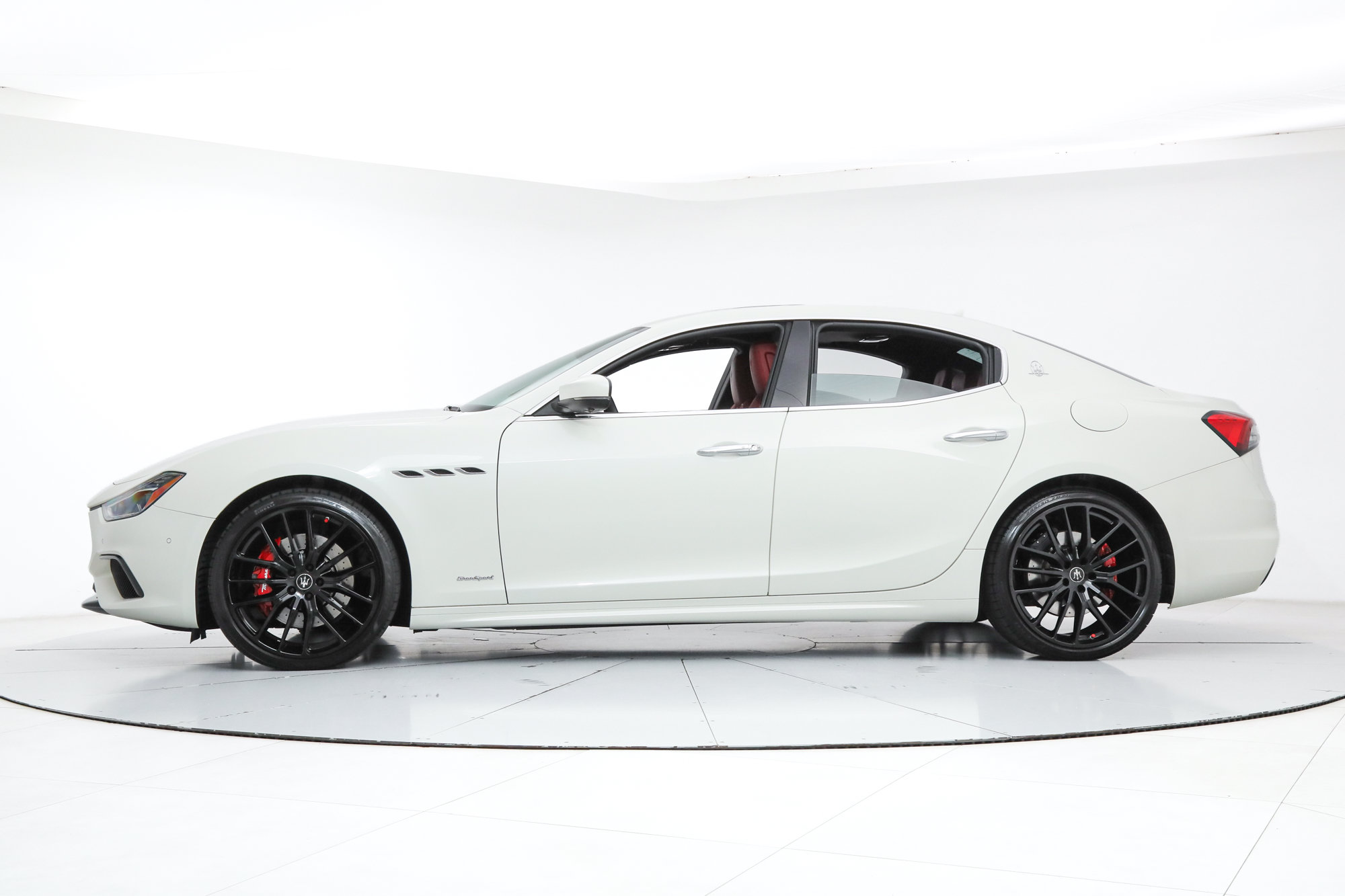 Used 2021 Maserati Ghibli S GranSport RWD image 2
