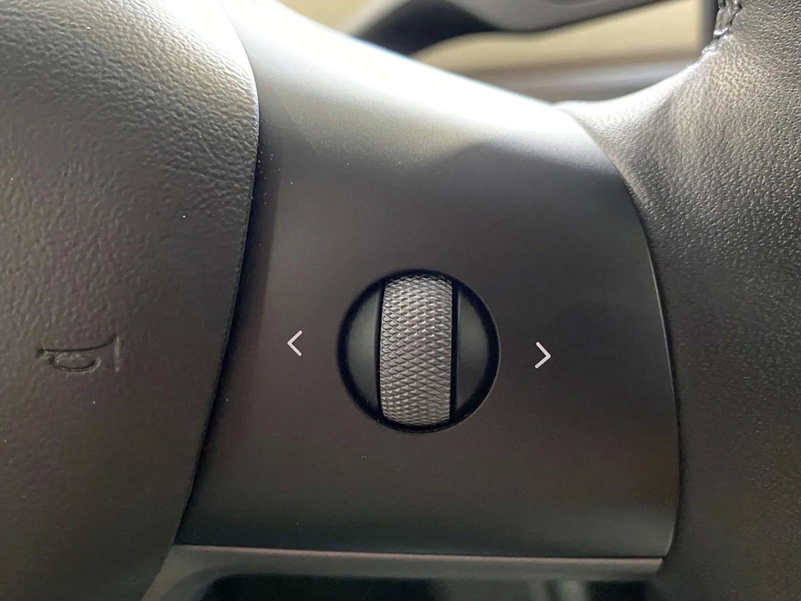 Used 2022 Tesla Model Y Long Range image 16