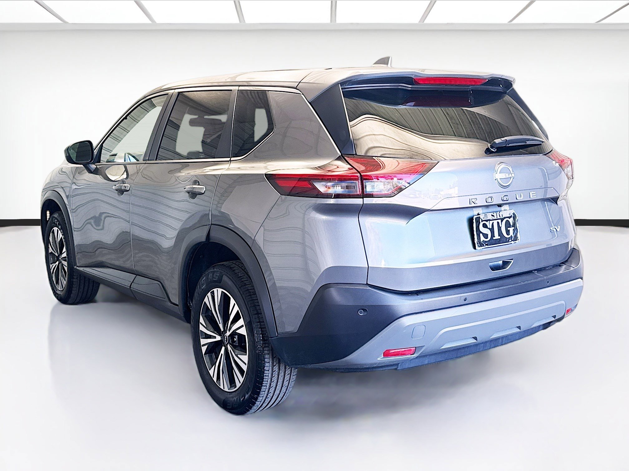Used 2023 Nissan Rogue SV image 6