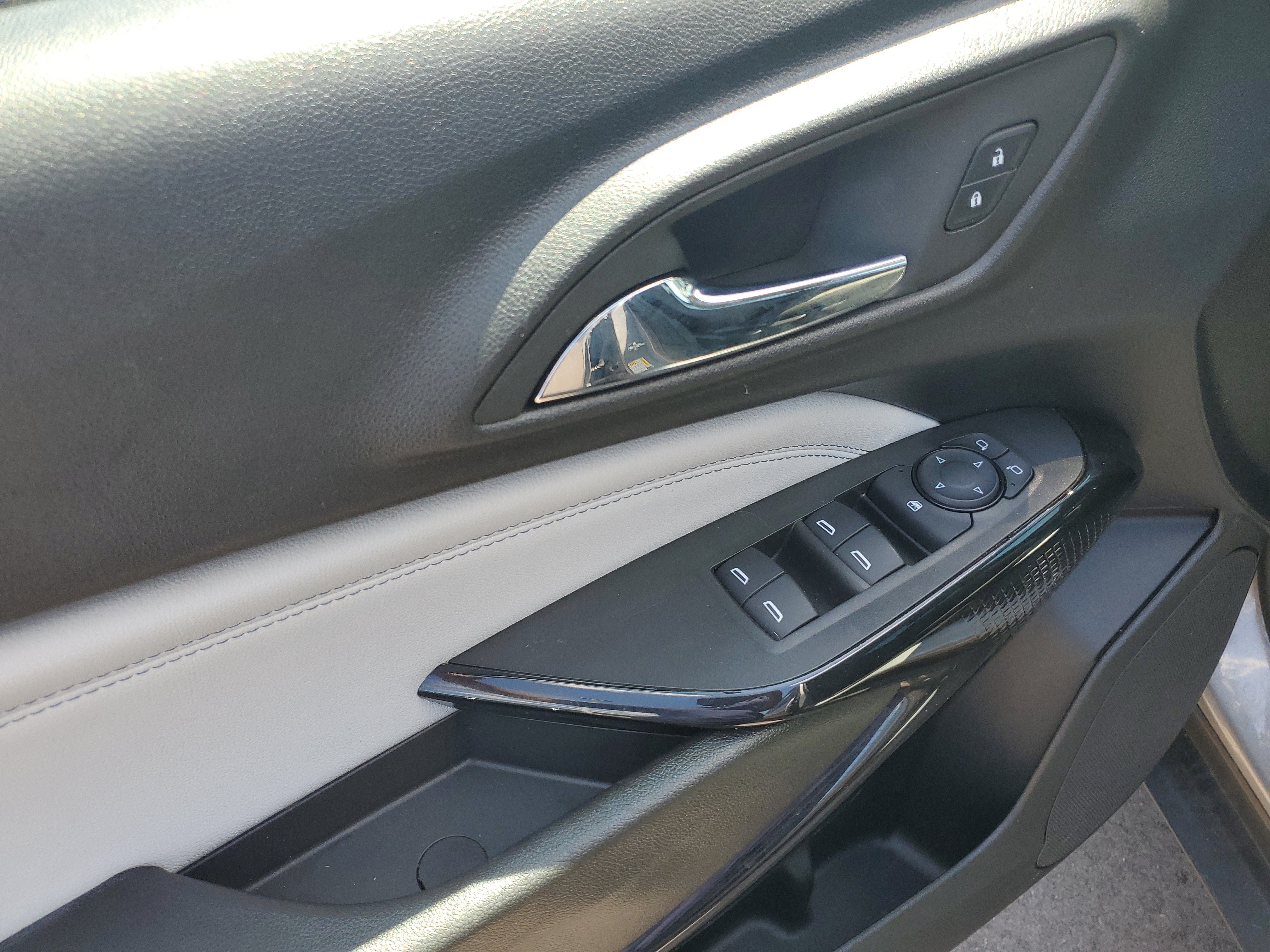 Used 2025 Chevrolet Trax LT FWD image 10