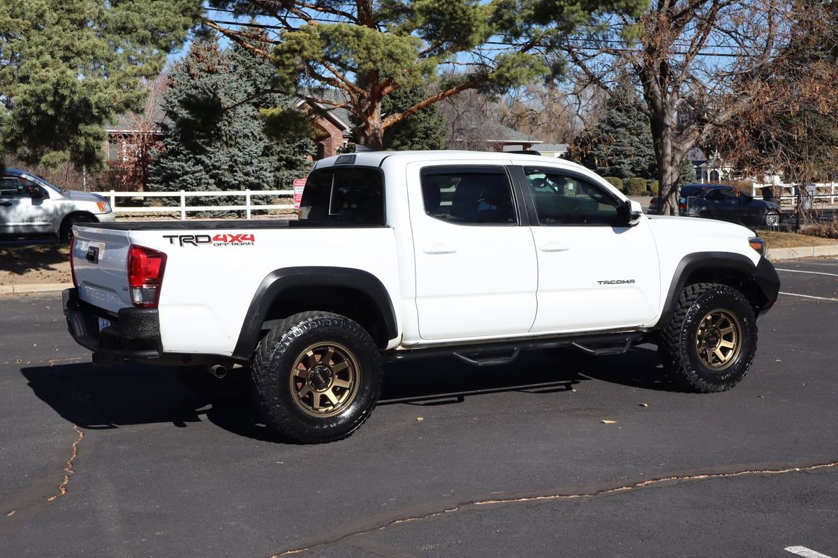 Used 2018 Toyota Tacoma TRD Off-Road AWD/4WD image 4