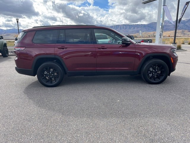 Used 2025 Jeep Grand Cherokee L Altitude image 2