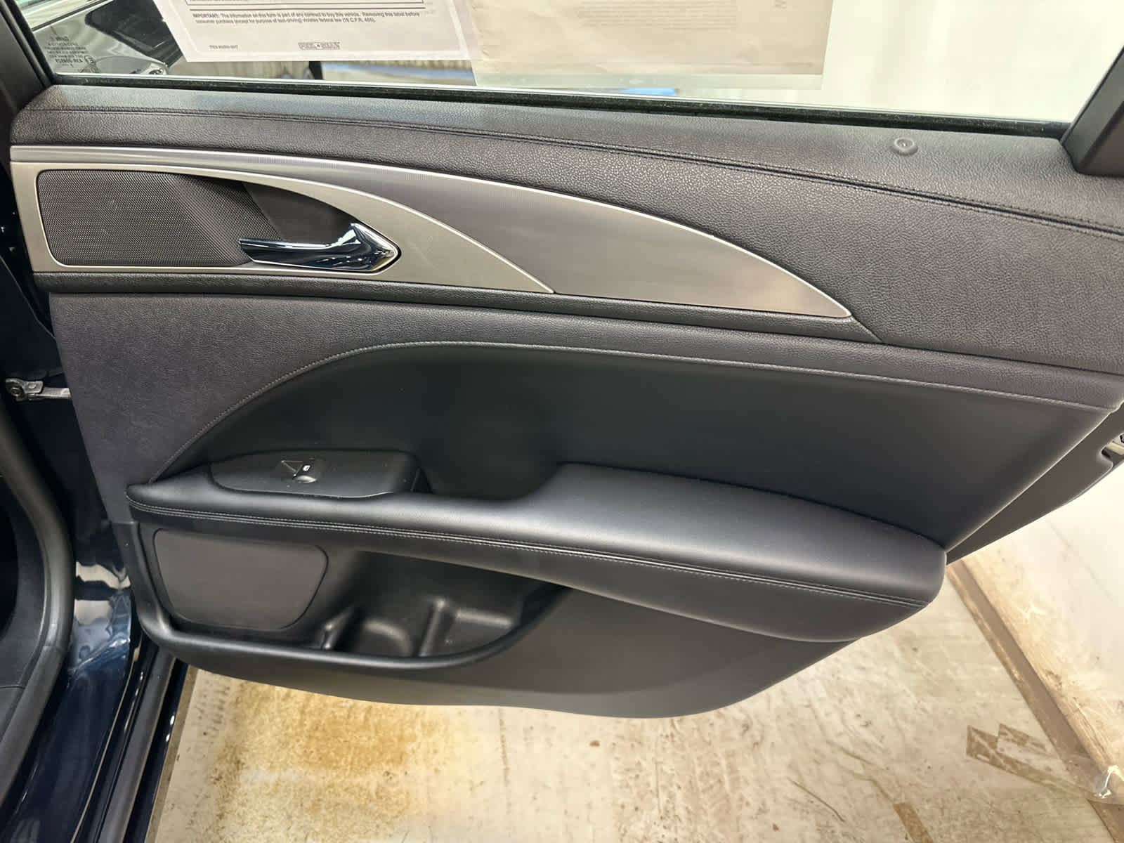 Used 2020 Lincoln MKZ AWD w/ Convenience Package image 29