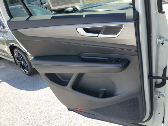 Certified 2025 Volkswagen Atlas Cross Sport SE image 13