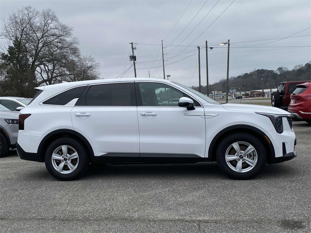 New 2024 Kia Sorento LX image 2
