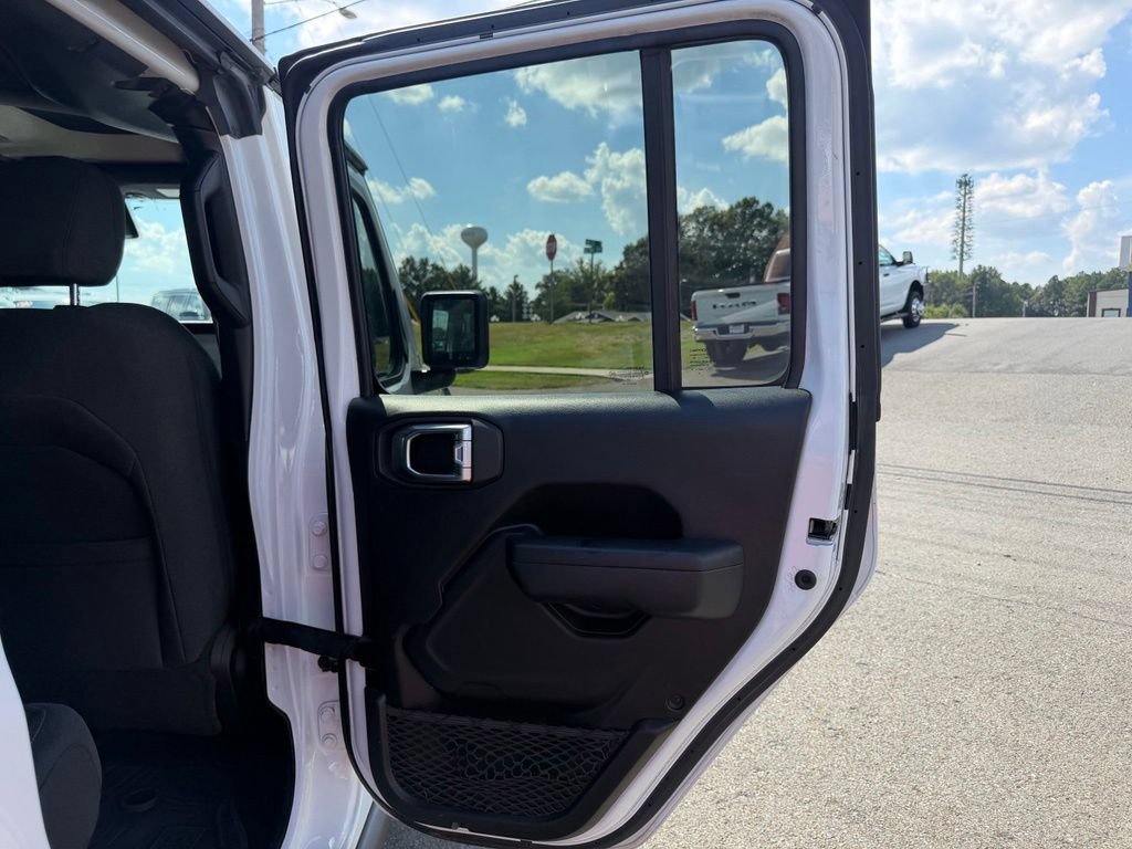 Used 2024 Jeep Gladiator Sport AWD/4WD image 32