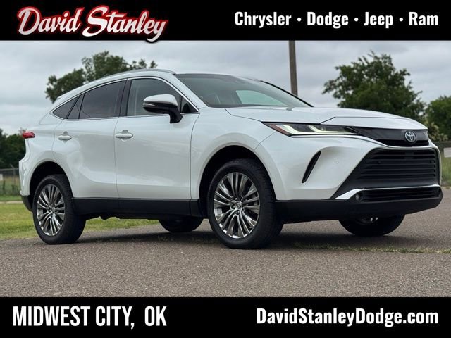 Used 2023 Toyota Venza XLE AWD/4WD image 1