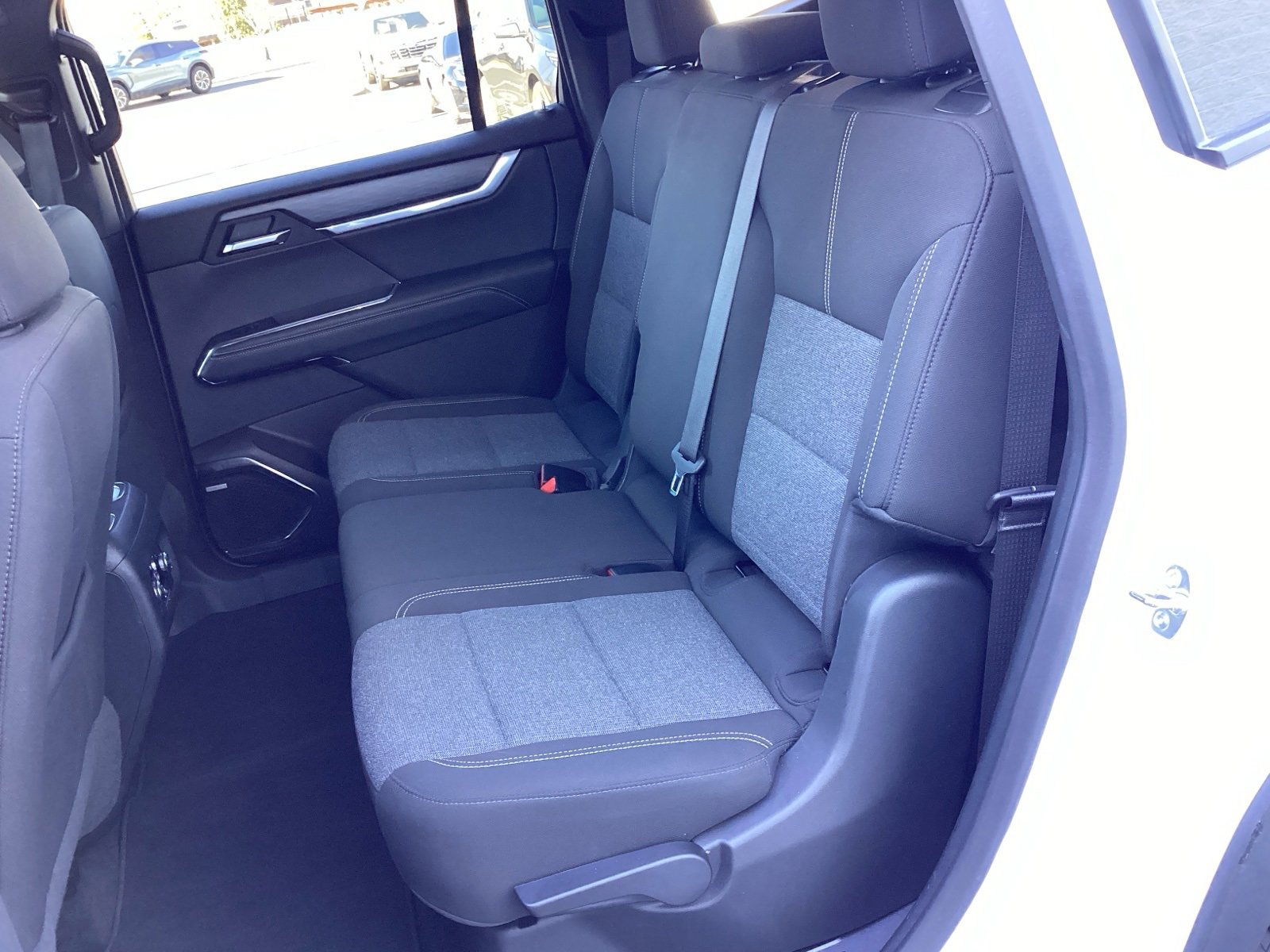 Used 2025 GMC Acadia Elevation image 13