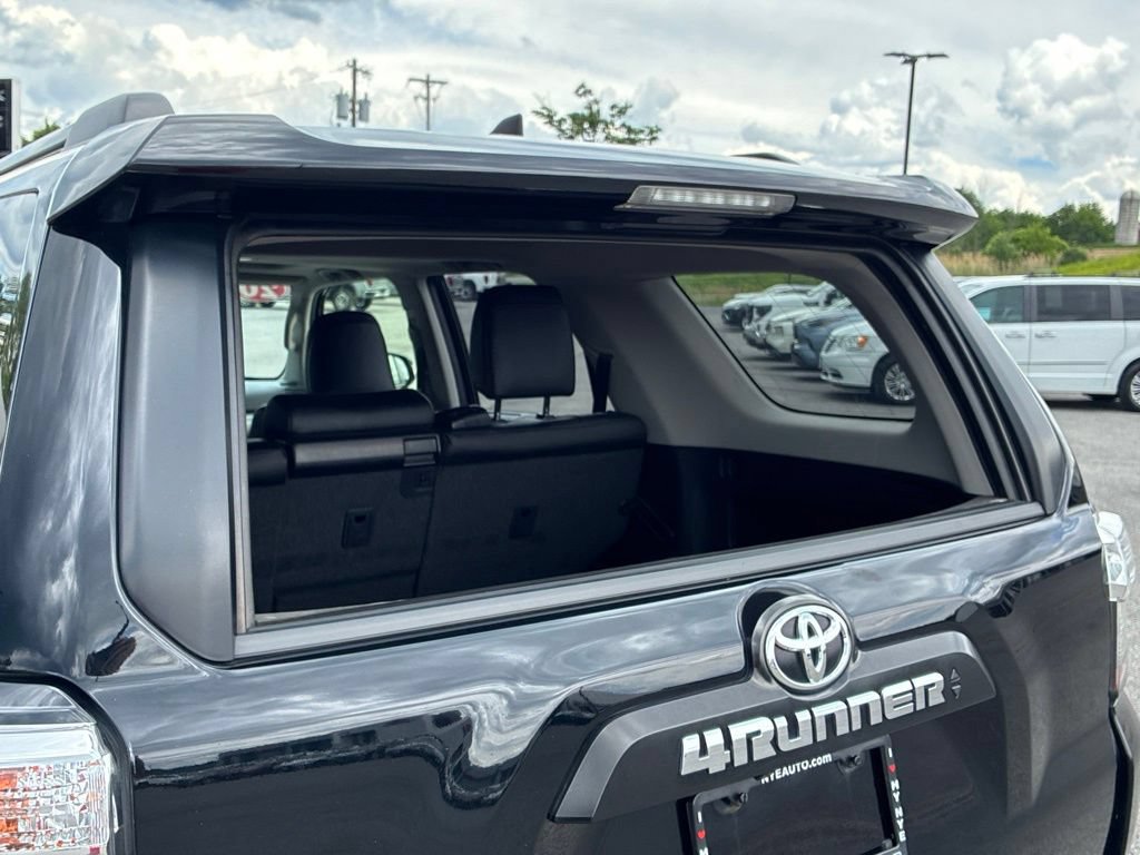Used 2020 Toyota 4Runner TRD Off-Road Premium w/ Moonroof Package AWD/4WD image 45