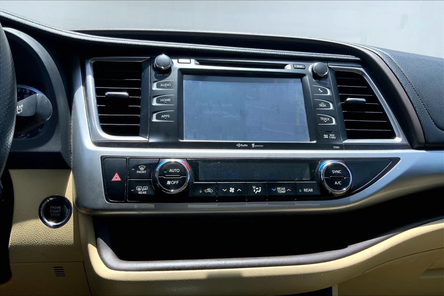 Used 2014 Toyota Highlander XLE w/ Preferred Accessory Package AWD/4WD image 34