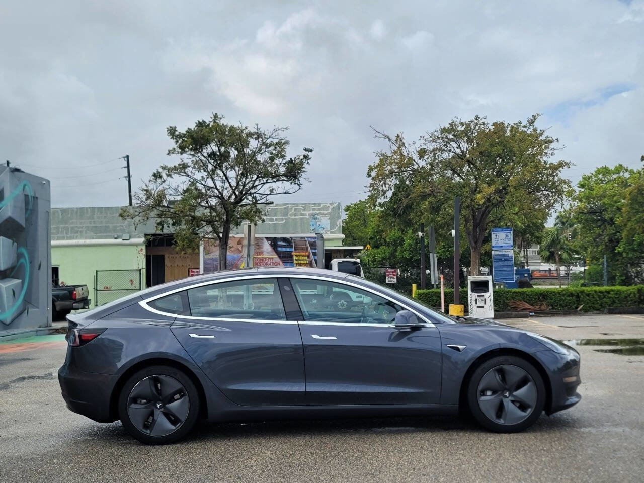Used 2018 Tesla Model 3 Long Range image 5