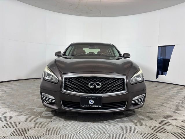 Used 2017 INFINITI Q70 3.7 RWD image 2